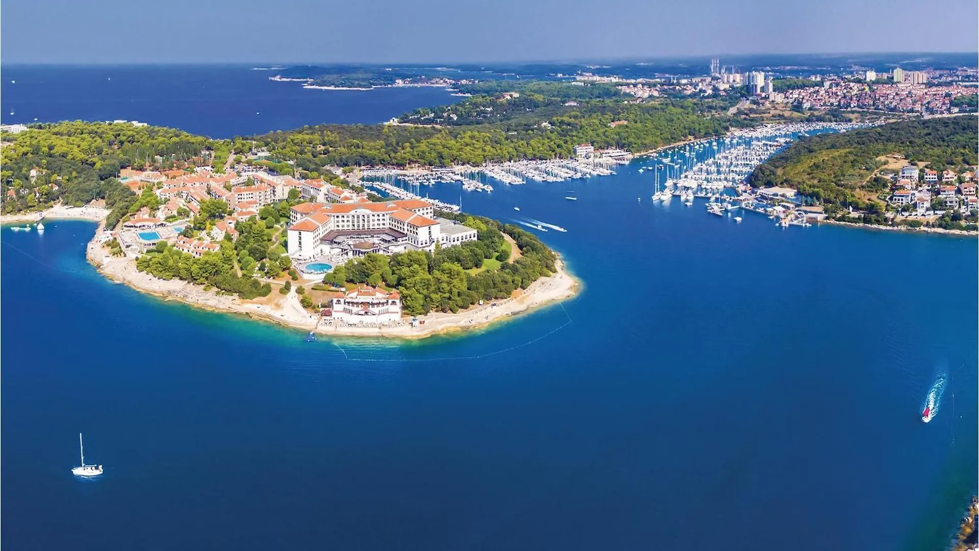 Nice Apartment In Pula With Kitchen