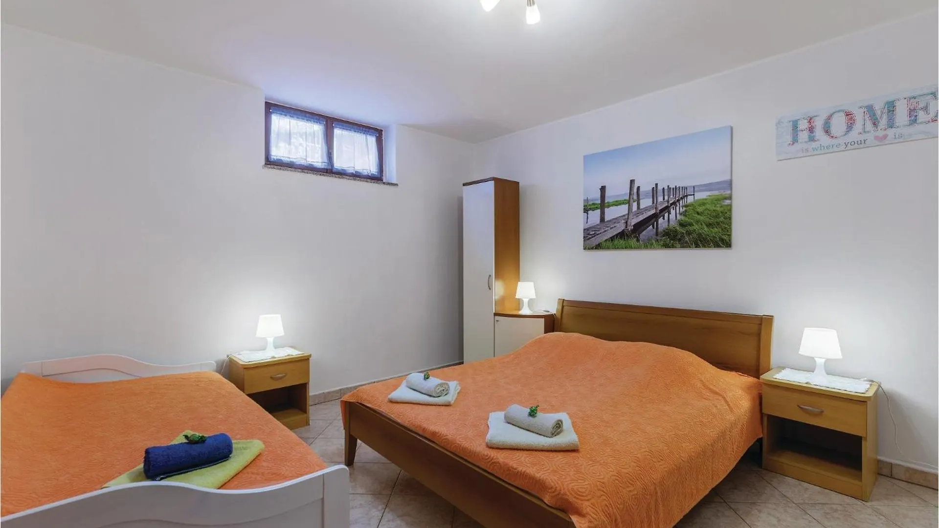Nice Apartment In Pula With Kitchen